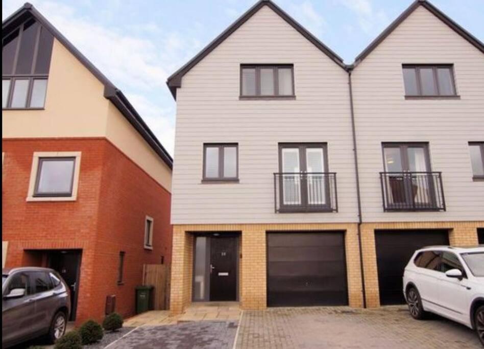 Solent Heights•Sea View•Hot Tub Villa Portsmouth Bagian luar foto