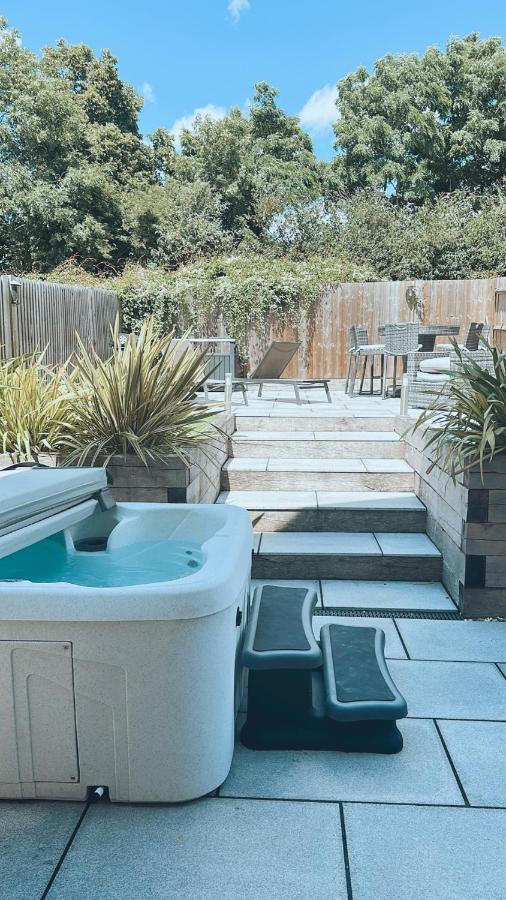 Solent Heights•Sea View•Hot Tub Villa Portsmouth Bagian luar foto