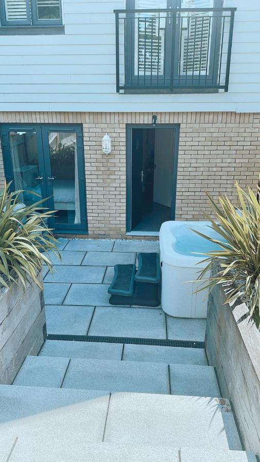 Solent Heights•Sea View•Hot Tub Villa Portsmouth Bagian luar foto
